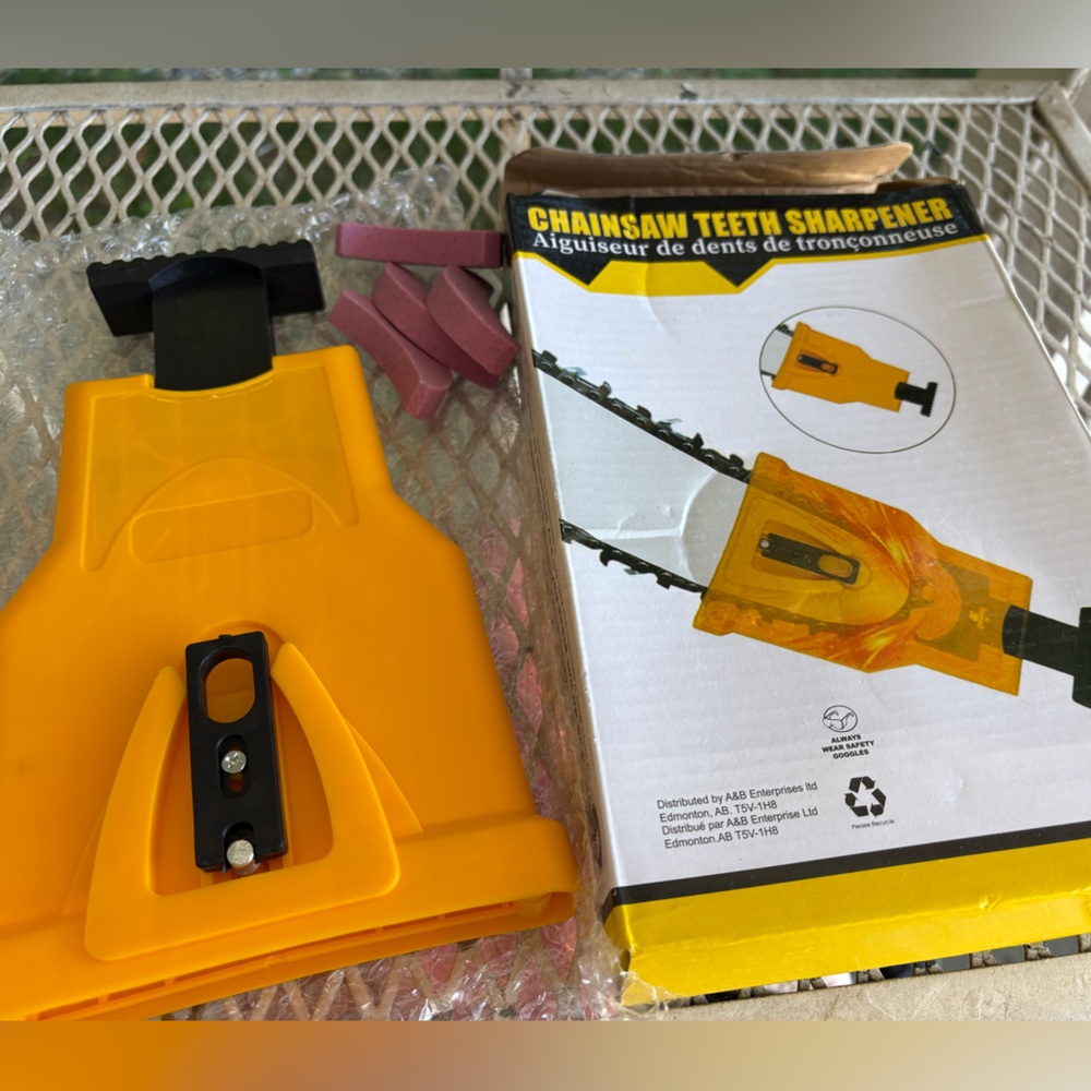 CHAINSAW TEETH SHARPENER KIT WITH GRINDSTONES FOR 12"-22"